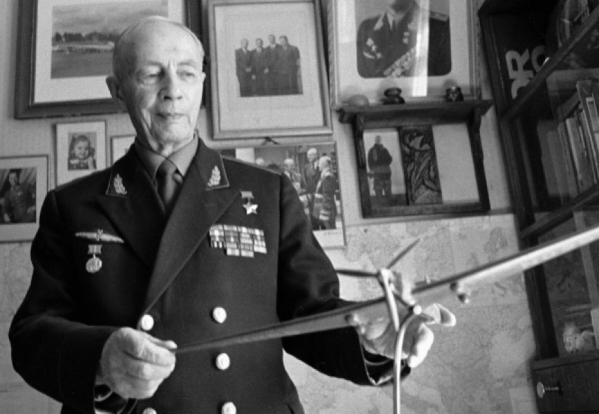 БЕЛЯКОВ