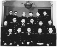 Начальник КУНС ГВФ П. С. Лабазин с группой слушателей КУНС ГВФ первого выпуска.