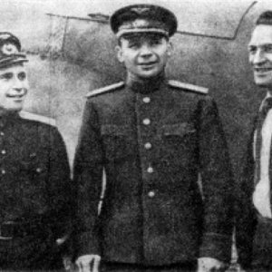 Знаменитые братья Коккинаки (слева-направо): Валентин, Владимир, Константин